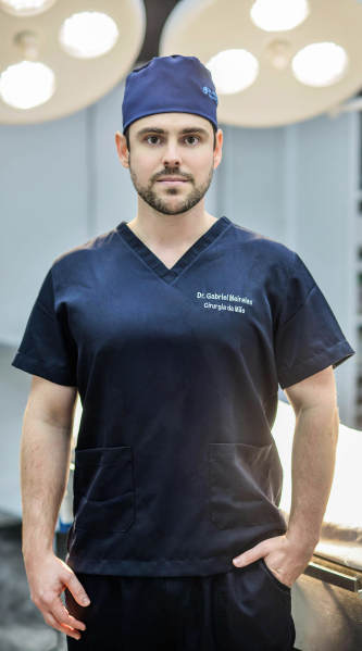 Dr. Gabriel Meireles Cirurgião da Mão em Juiz de Fora Ortopedista especialista em Cirurgia da Mão Ortopedista especialista em Mão Tratamento da dor nas mãos Cirurgia da Mão e Punho Cirurgia para Síndrome do Túnel do Carpo Tratamento para Dedo em Gatilho Cirurgia da Rizartrose Tratamento de Fraturas da Mão Tratamento de Fraturas do Punho Artroscopia do Punho Cirurgia para Epicondilite Tratamento de Cistos Sinoviais Correção de Deformidades da Mão Tratamento de Lesões Ligamentares da Mão Tratamento de Lesões Ligamentares do Punho Cirurgia de Lesão de Tendão Cirurgia de Lesões de Nervos Periféricos Cirurgia para Doença de Dupuytren Tratamento da Paralisia Braquial Obstétrica Cirurgia de Lesão do Plexo Braquial Infiltrações Articulares Tratamento da Dor Musculoesquelética Ortopedia da Mão em Juiz de Fora Especialista em dor no punho e nos dedos Cirurgia minimamente invasiva da mão Atendimento ortopédico humanizado Recuperação funcional da mão Ortopedista em Juiz de Fora com foco em mãos